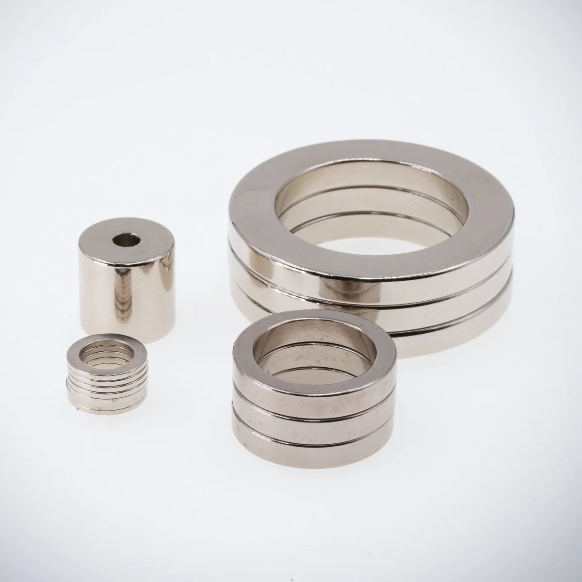 Ring and cylindrical magnets